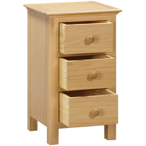 Our Moreton Oak furniture collection offers a light oak finish and exceptional storage capacity despite smaller dimensions. This 3 drawer bedside is available with a choice of metal or wooden knob handles.