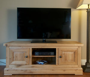Wessex Oak Plasma TV Unit | A Touch of Furniture Oxfordshire